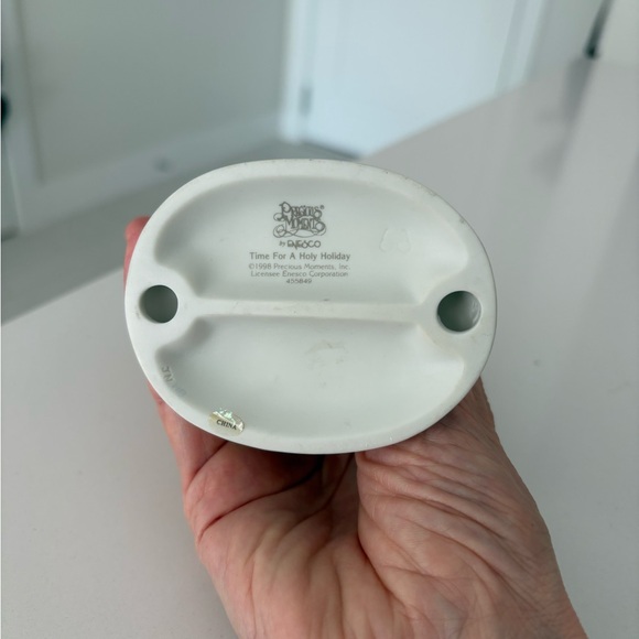 Precious Moments by Enesco figurine: Time For A Holy Holiday - Picture 4 of 6